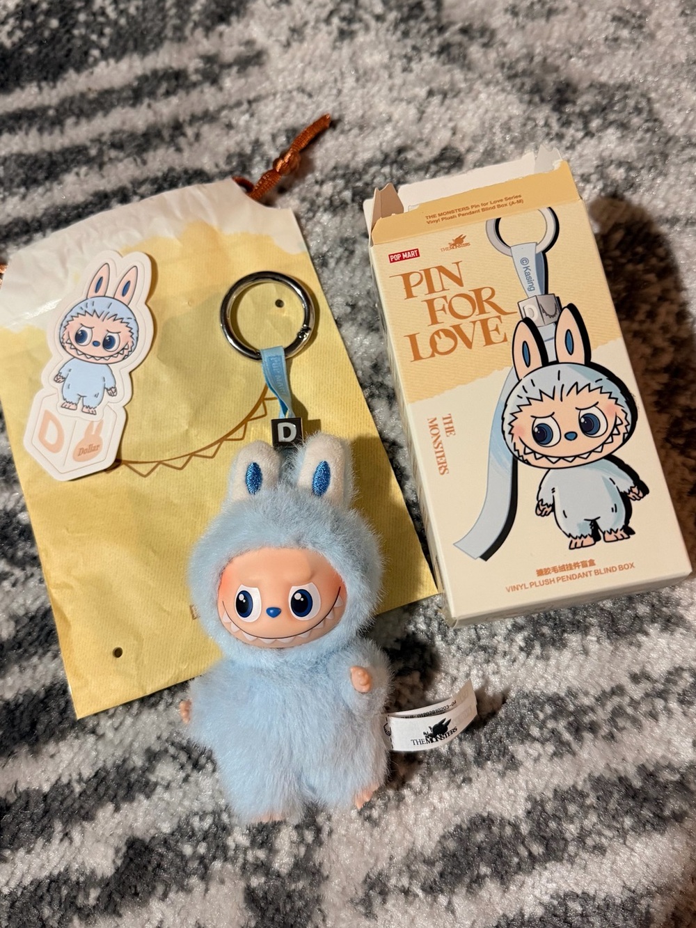 Popmart Pin labubu Keychain - D